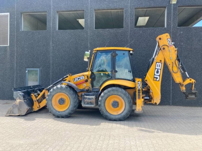 JCB 4CX (2021)