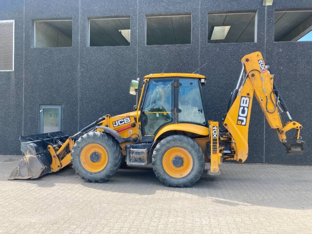 JCB 4CX (2021)