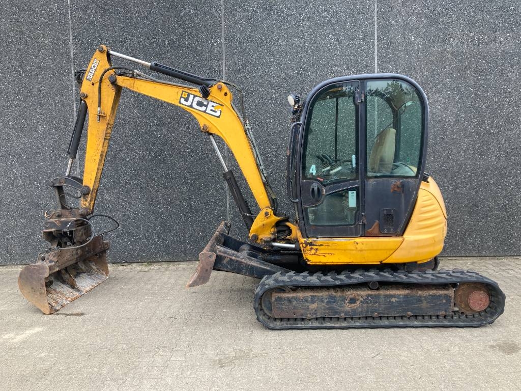JCB 8045 (2012)