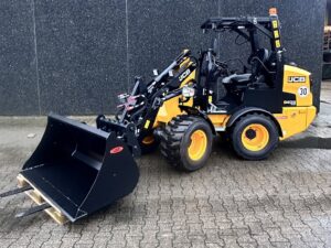 JCB 403 Plus – 30 km/t